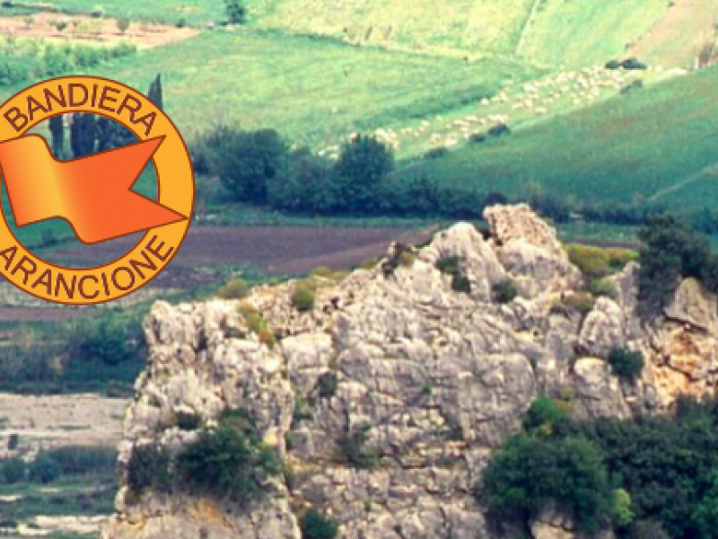 Parco: Galtellì, Valsinni, Aliano e Arquà bandiere arancioni del Touring Club