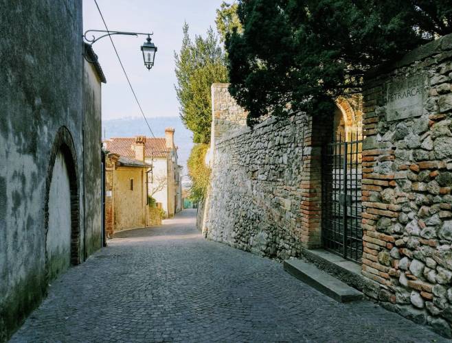 Parco: Il Sole – i Soli –  nei giorni e nei cieli  di Francesco Petrarca